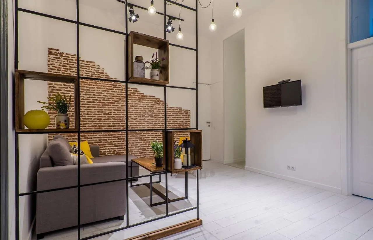 Irina'S Cozy Apartment In Old Тбилиси